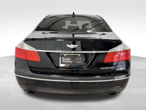 Used 2011 Hyundai Genesis 3.8 w/ Technology Pkg 4 image 7