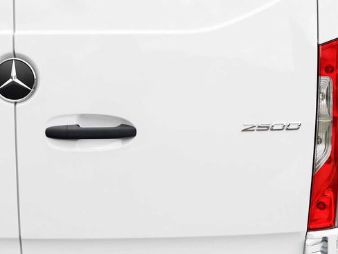 New 2025 Mercedes-Benz Sprinter 2500 image 19
