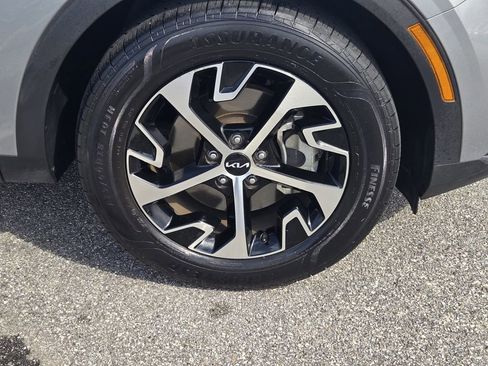 Certified 2024 Kia Sportage EX image 6