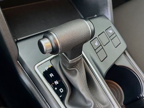 Used 2025 Kia Sportage LX image 23