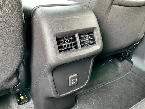 Certified 2024 Chevrolet Equinox LT image 11