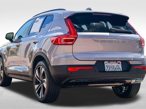 Certified 2026 Volvo XC40 B5 Ultra w/ Climate Package AWD/4WD image 5