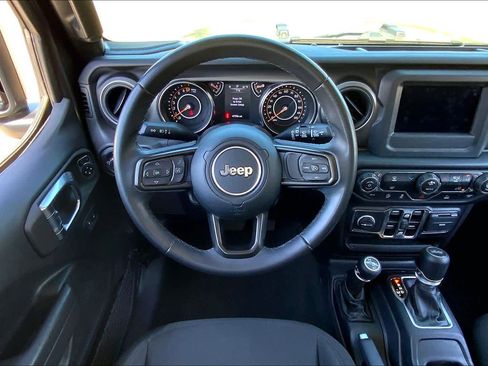 Used 2022 Jeep Wrangler Unlimited Sport image 6