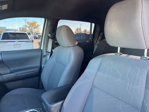 Used 2019 Toyota Tacoma TRD Off-Road image 25