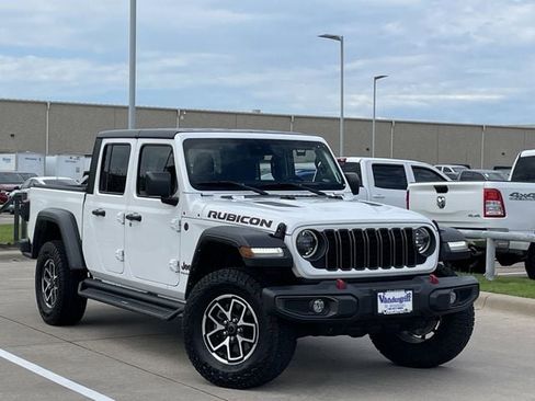 Used 2024 Jeep Gladiator Rubicon AWD/4WD image 2