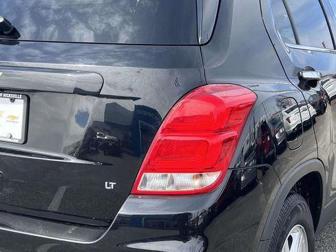 Used 2020 Chevrolet Trax LT w/ LT Convenience Package FWD image 9