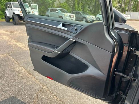 Used 2017 Volkswagen GTI SE image 24