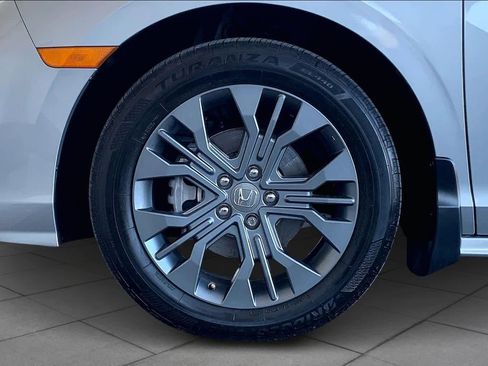 Used 2025 Honda Odyssey Touring image 10