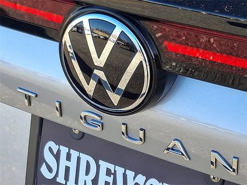 New 2026 Volkswagen Tiguan SE image 12