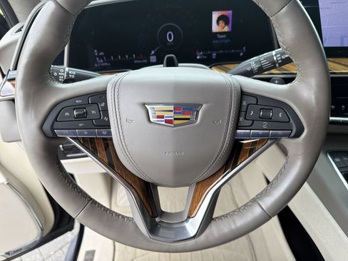 Certified 2023 Cadillac Escalade Premium Luxury Platinum AWD/4WD image 30