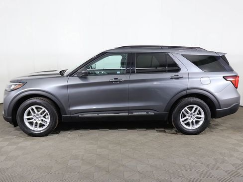 Used 2025 Ford Explorer Active AWD/4WD image 18