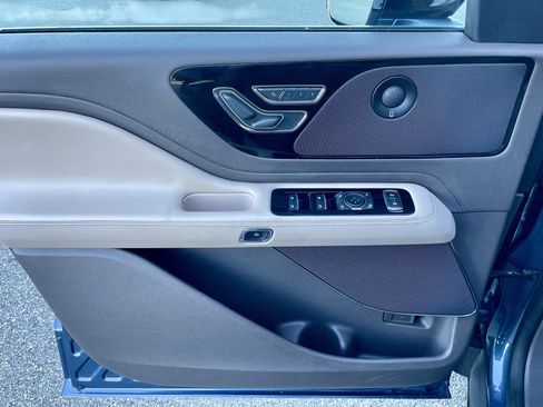 Used 2020 Lincoln Aviator Reserve w/ Equipment Group 201A image 14