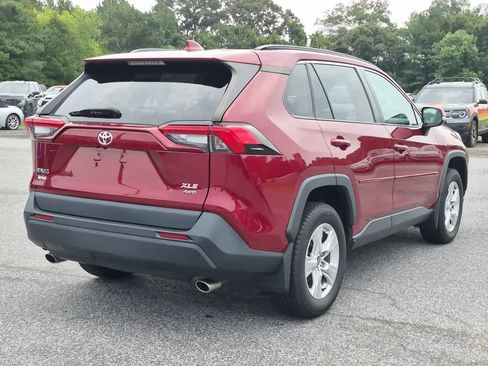 Used 2021 Toyota RAV4 XLE AWD/4WD image 5