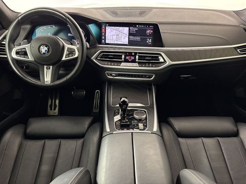 Used 2022 BMW X7 xDrive40i w/ M Sport Package AWD/4WD image 16