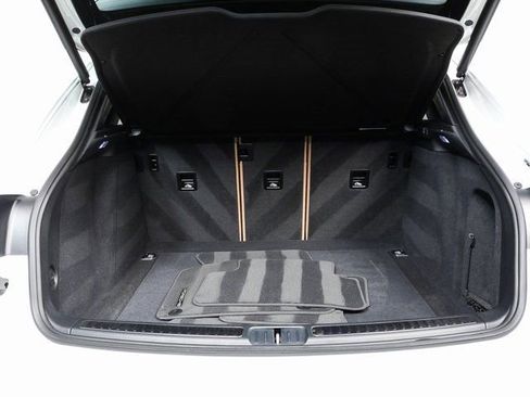 Certified 2023 Porsche Macan Turbo AWD/4WD image 31