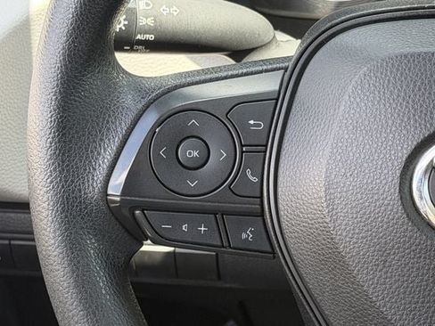 Used 2022 Toyota Corolla LE FWD image 14