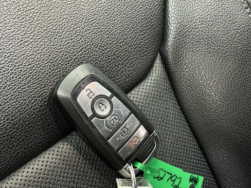 Used 2023 Ford Explorer Limited image 28