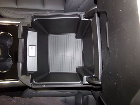 New 2025 Chevrolet Suburban LT w/ Comfort Package image 25