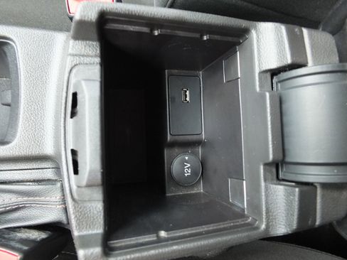 Used 2018 Ford Focus SE FWD image 21