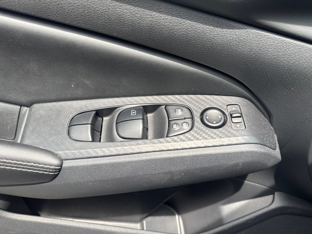 Used 2025 Nissan Altima 2.5 SV FWD image 27