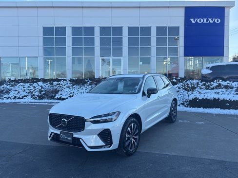 Used 2025 Volvo XC60 B5 Plus image 48