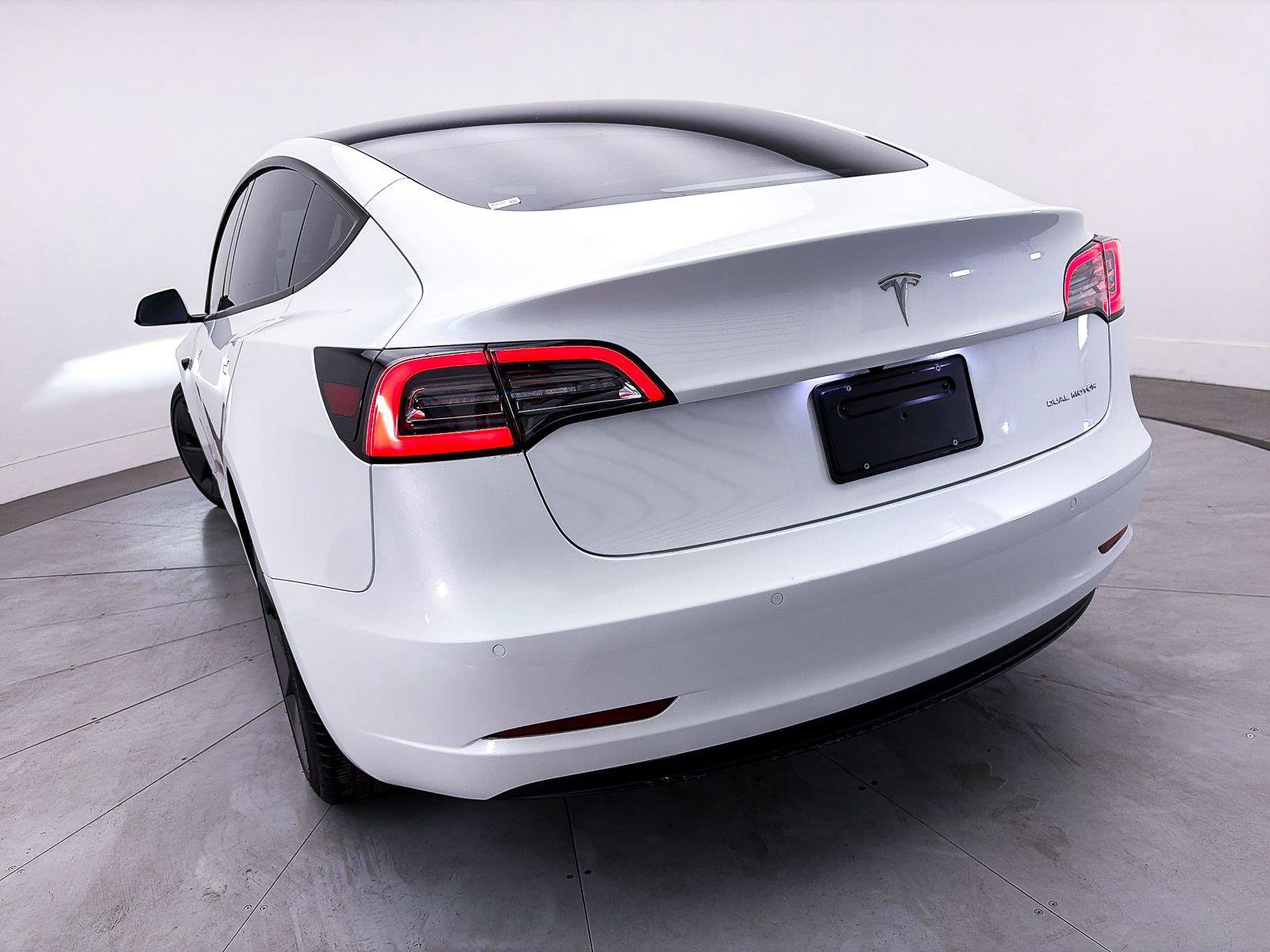 Used 2022 Tesla Model 3 Long Range AWD/4WD image 4