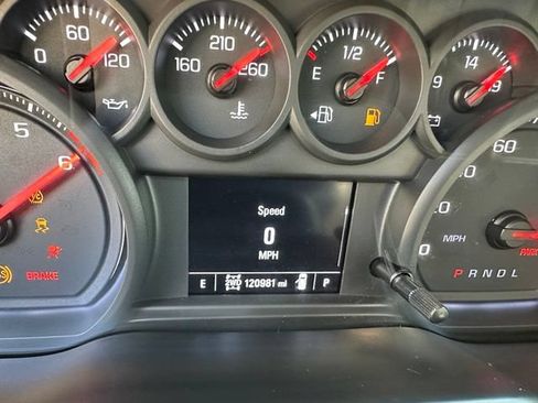 Used 2019 Chevrolet Silverado 1500 Custom w/ Custom Value Package AWD/4WD image 12