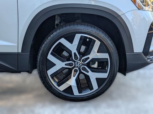 Used 2023 Volkswagen Taos SEL image 12