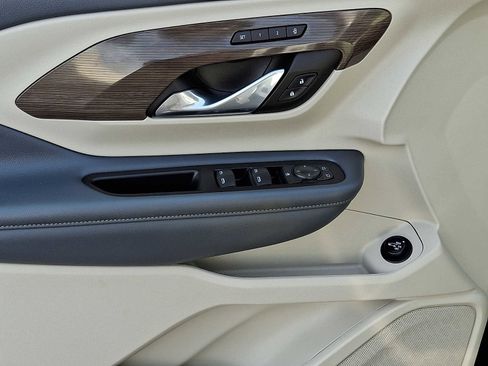 Used 2023 GMC Terrain Denali w/ Denali Premium Package image 13