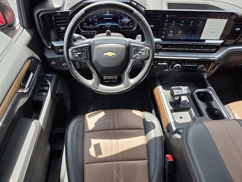 Used 2025 Chevrolet Silverado 1500 High Country AWD/4WD image 13