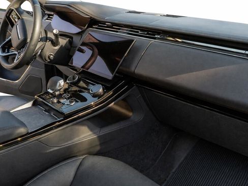 Used 2023 Land Rover Range Rover Sport First Edition image 12