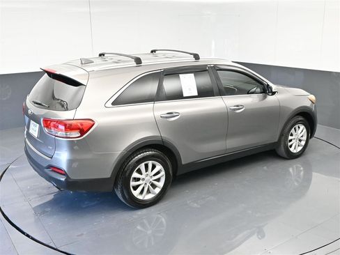 Used 2017 Kia Sorento LX w/ LX Convenience Package FWD image 25