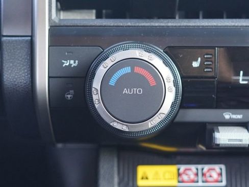 Certified 2025 Toyota 4Runner TRD Off-Road image 28