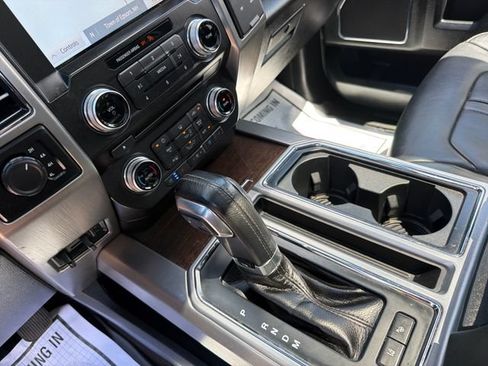 Used 2017 Ford F150 Platinum w/ Equipment Group 701A Luxury AWD/4WD image 25