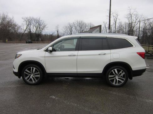 Used 2017 Honda Pilot Touring image 2