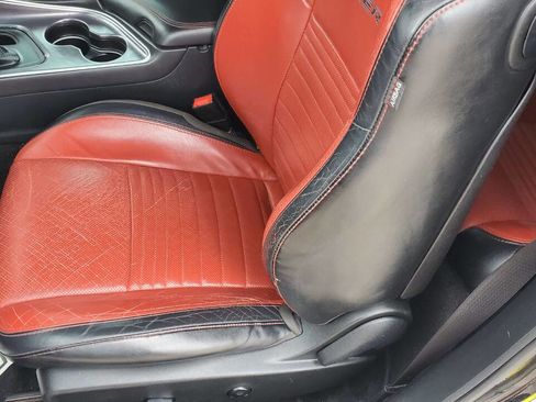 Used 2015 Dodge Challenger R/T Plus image 10