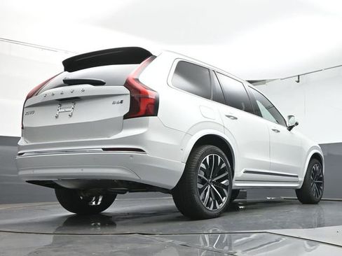 Used 2026 Volvo XC90 B6 Plus w/ Protection Package Premier image 39