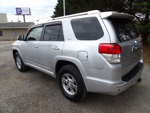 Used 2013 Toyota 4Runner SR5 w/ Convenience Pkg AWD/4WD image 3