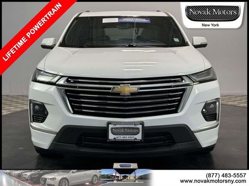 Used 2023 Chevrolet Traverse Premier image 2