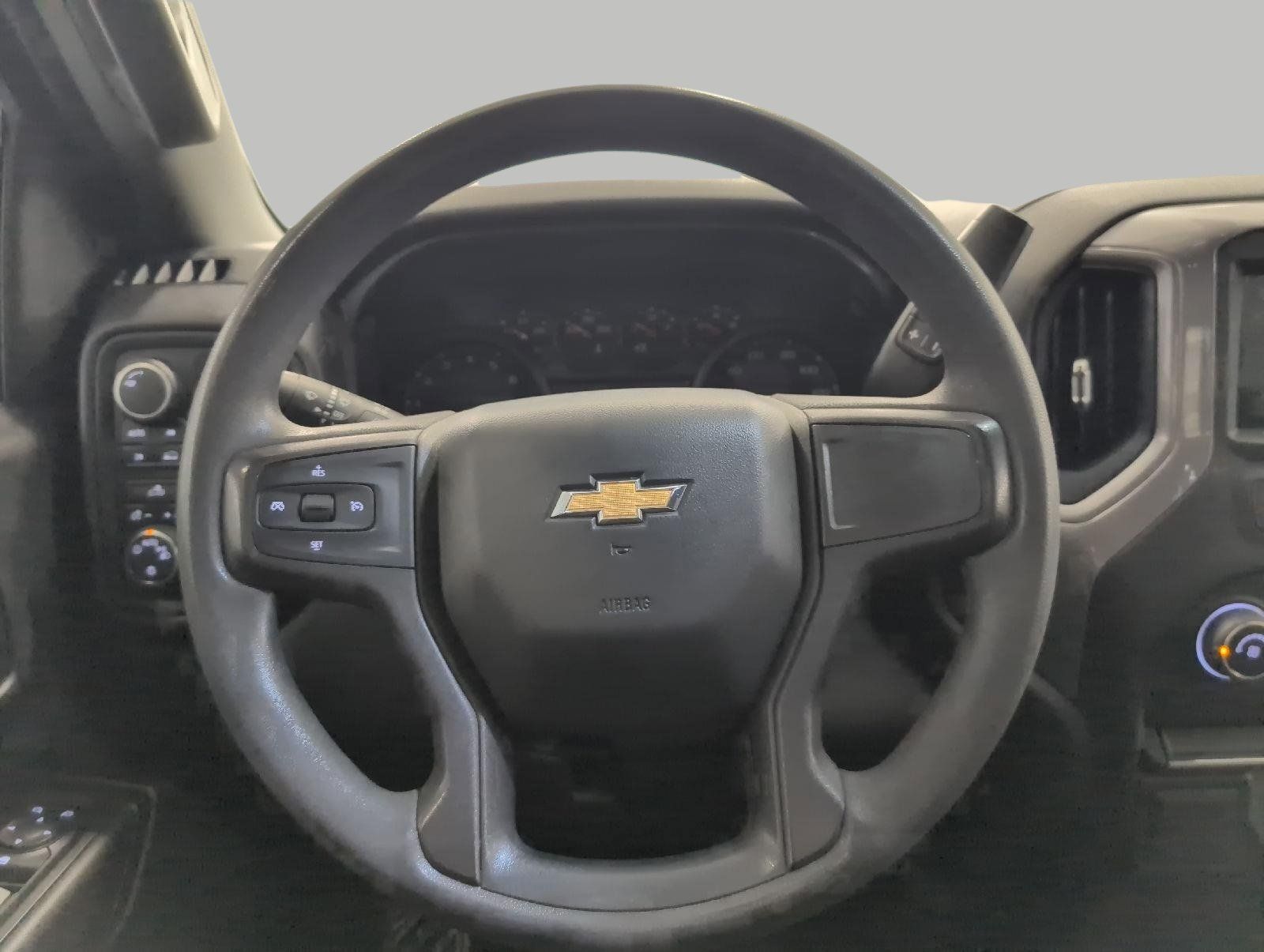 Used 2019 Chevrolet Silverado 1500 Custom w/ Custom Value Package AWD/4WD image 5