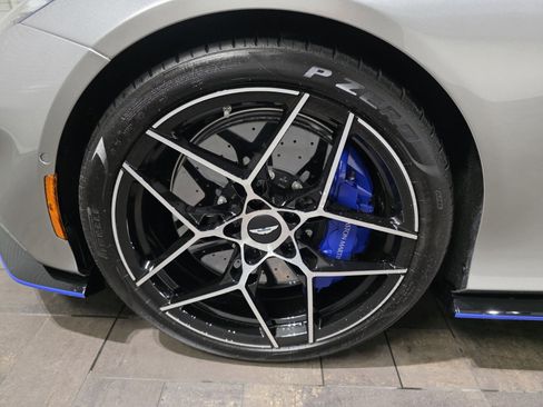 New 2026 Aston Martin Vanquish Coupe image 4