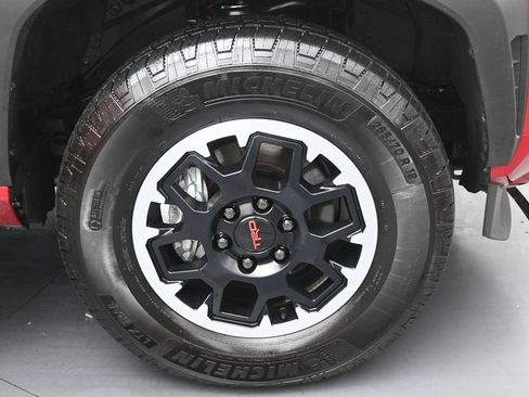 Used 2025 Toyota 4Runner TRD Off-Road Premium w/ Tow Technology Package AWD/4WD image 33