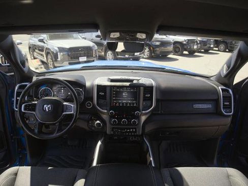 Used 2021 RAM 1500 Big Horn AWD/4WD image 18