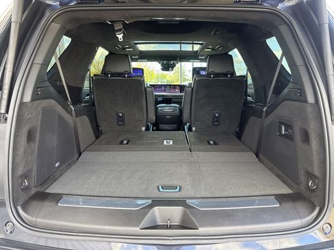 Used 2025 Cadillac Escalade Sport Platinum AWD/4WD image 39