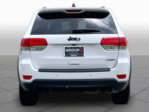 Used 2019 Jeep Grand Cherokee Laredo w/ Laredo X Package image 4