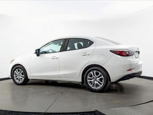 Used 2018 Toyota Yaris iA image 6