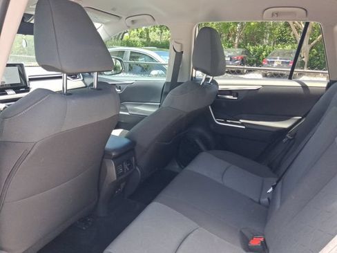 Used 2025 Toyota RAV4 XLE AWD/4WD image 5
