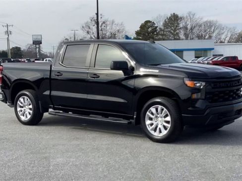 Certified 2025 Chevrolet Silverado 1500 Custom image 3