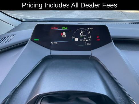 Used 2025 Toyota Prius Plug-In Hybrid FWD image 10