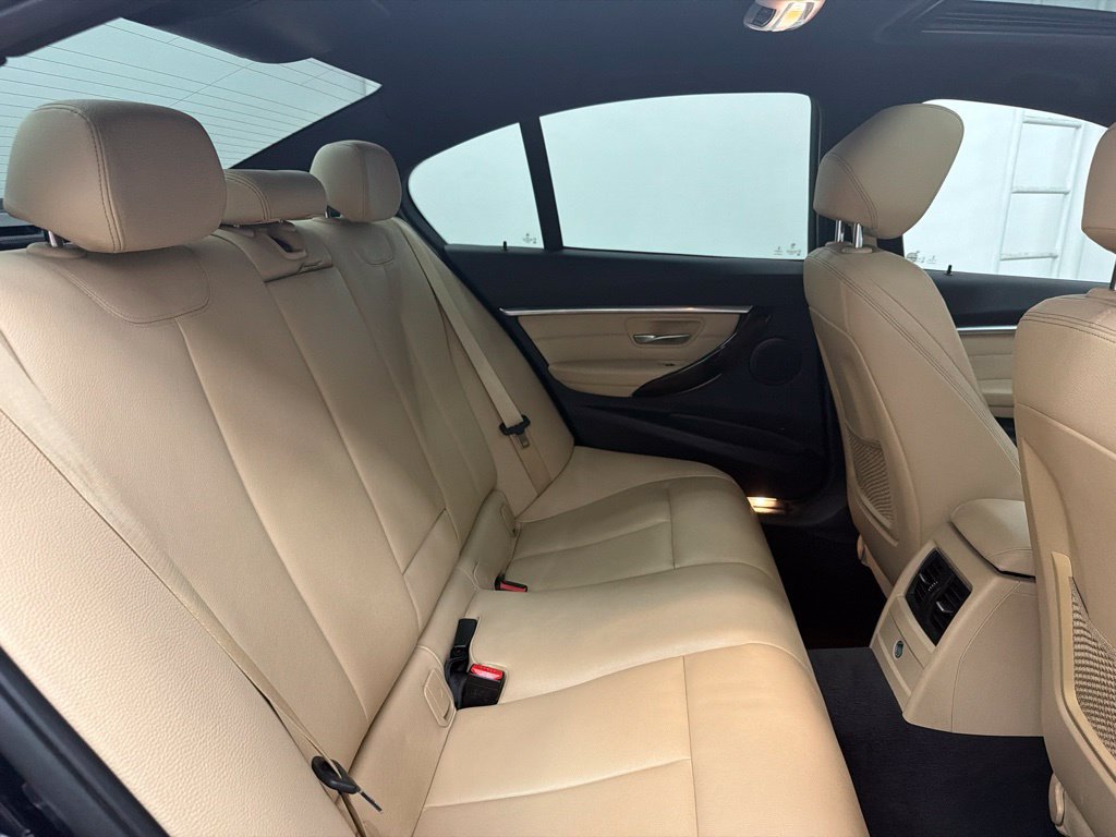 Used 2017 BMW 330i Sedan RWD image 31